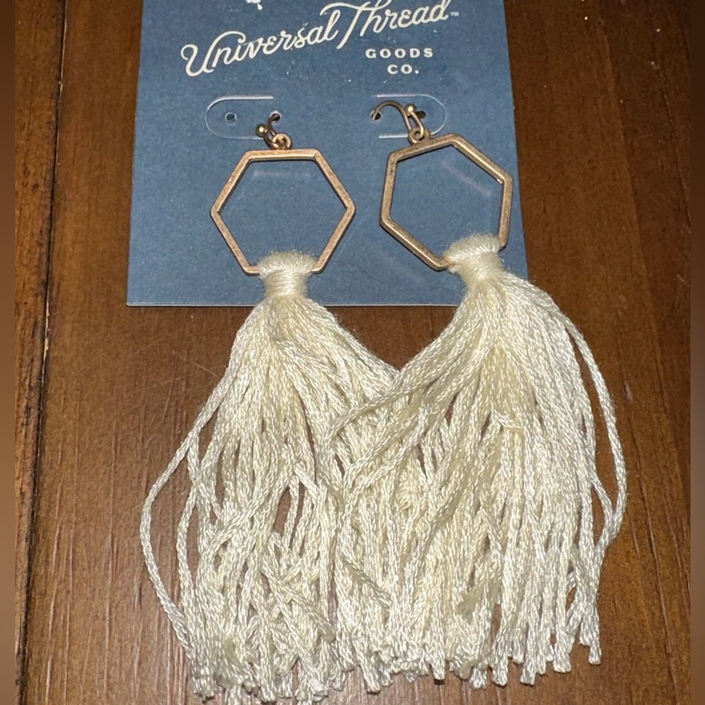 Universal Thread earrings variety of styles your choice of 1 pair - Picture 13 of 16